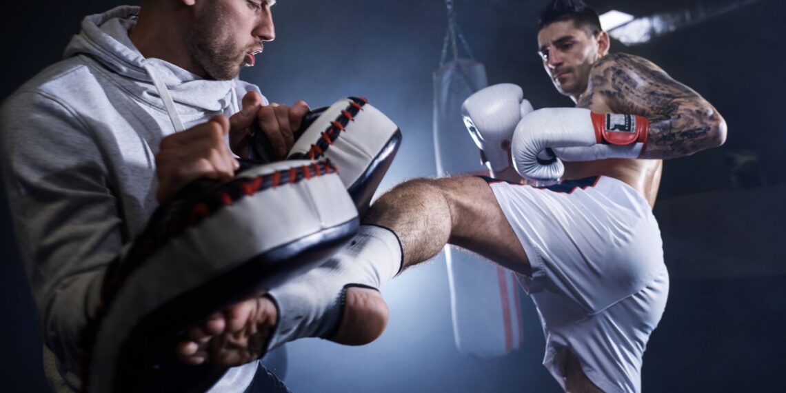 تکنیک‌های مؤثر دست (بوکس) در کیک‌بوکسینگ
