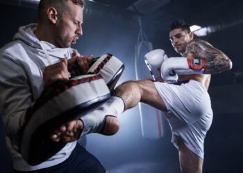 تکنیک‌های مؤثر دست (بوکس) در کیک‌بوکسینگ